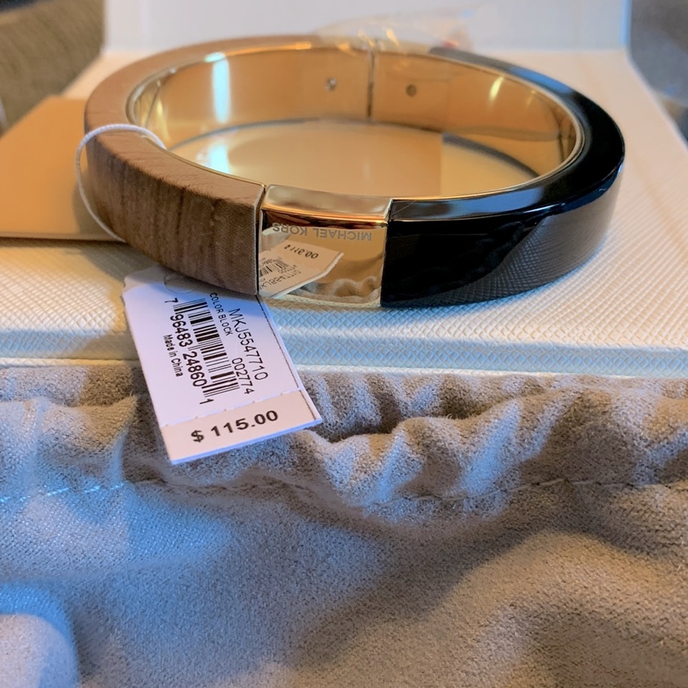 **BRAND NEW IN BOX MICHAEL KORS BRACELET**